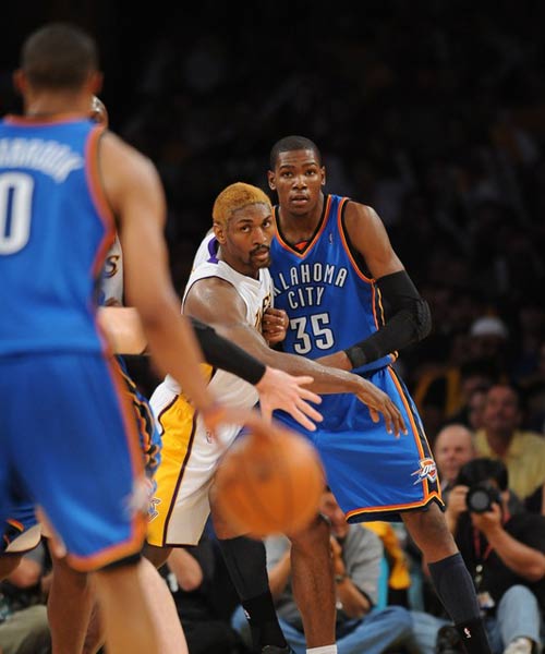 由科斯蒂奇 由科斯蒂奇